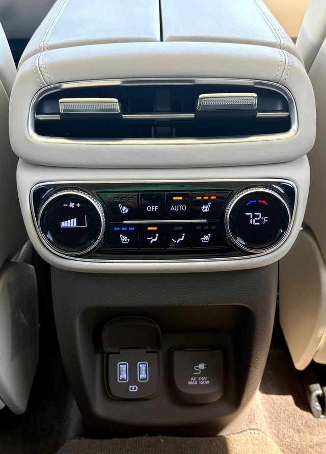 2024 Genesis GV80 3.5T AWD thumbnail image 12