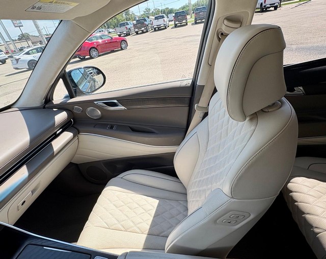 2024 Genesis GV80 3.5T AWD thumbnail image 15