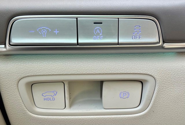 2024 Genesis GV80 3.5T AWD thumbnail image 19