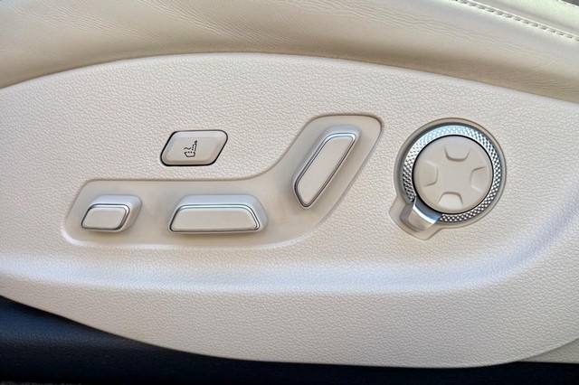 2024 Genesis GV80 3.5T AWD thumbnail image 33
