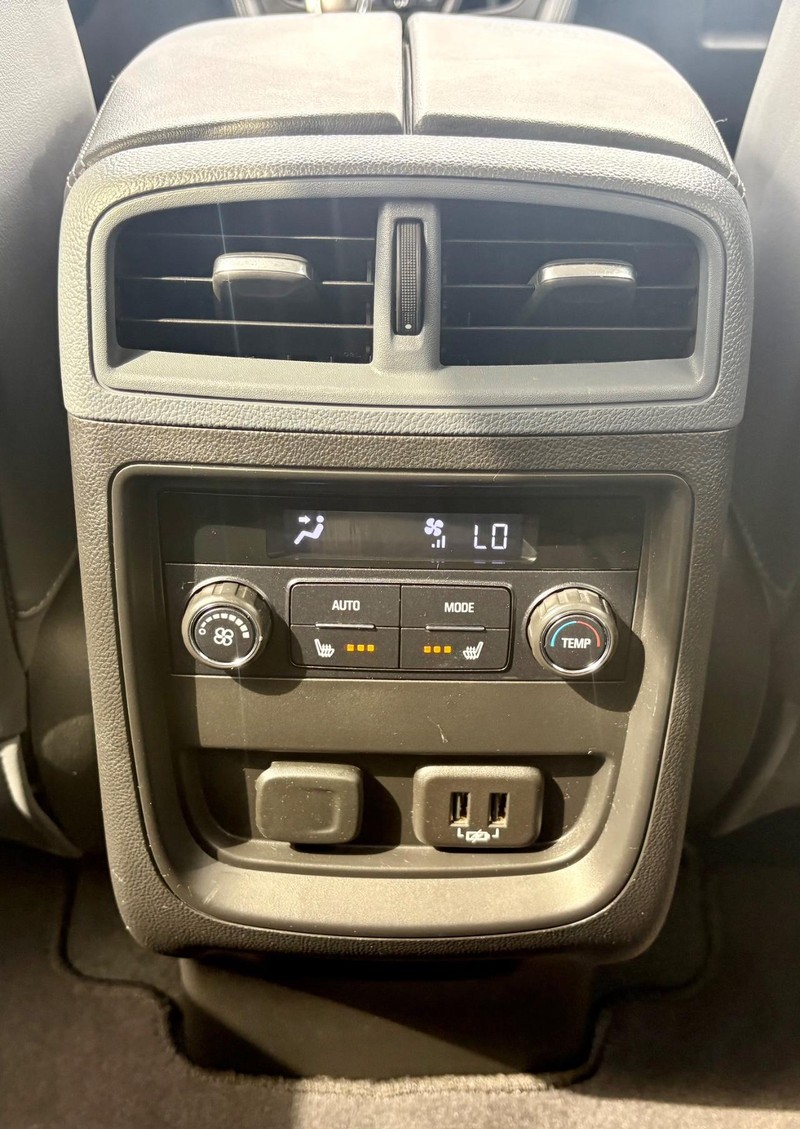 Buick Envision Vehicle Full-screen Gallery Image 13