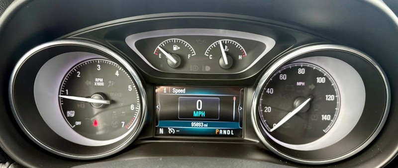 Buick Envision Vehicle Full-screen Gallery Image 23