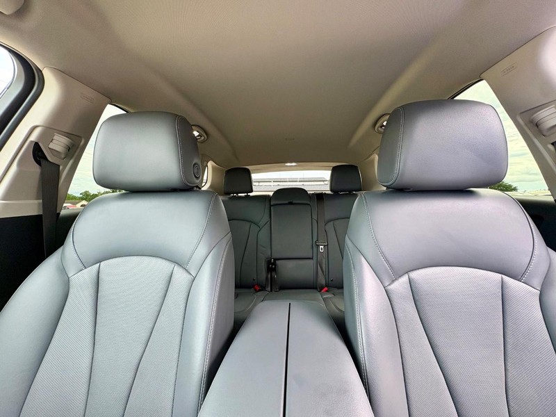 Buick Envision Vehicle Full-screen Gallery Image 29