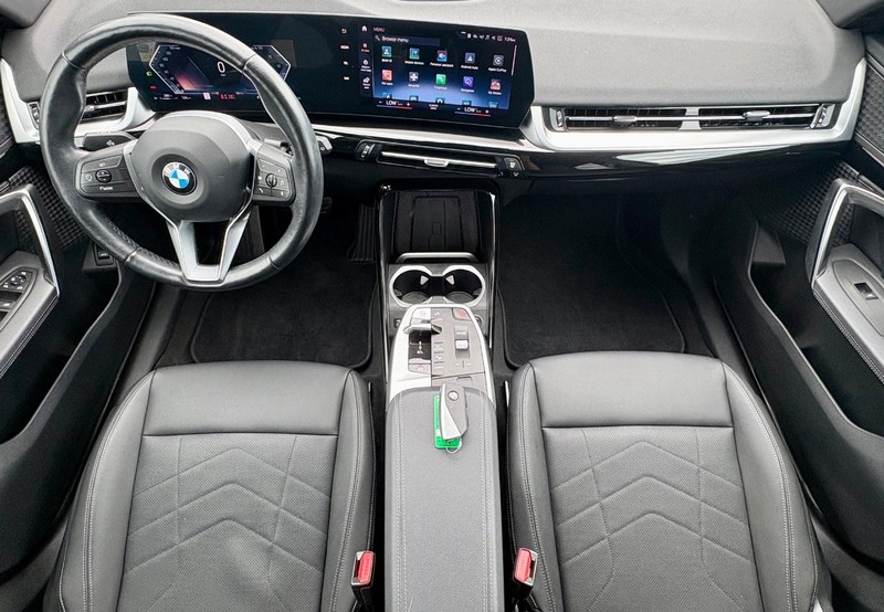BMW X1 Vehicle Full-screen Gallery Image 13
