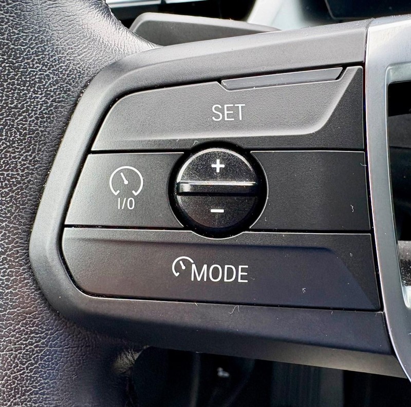 BMW X1 Vehicle Full-screen Gallery Image 20