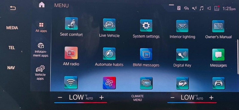 BMW X1 Vehicle Full-screen Gallery Image 24