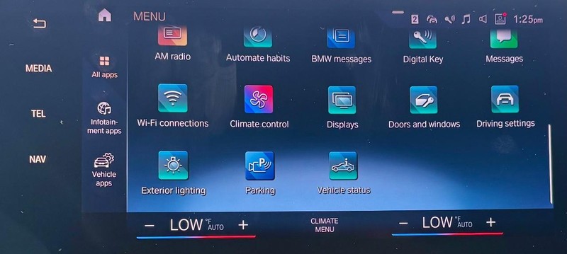 BMW X1 Vehicle Full-screen Gallery Image 25