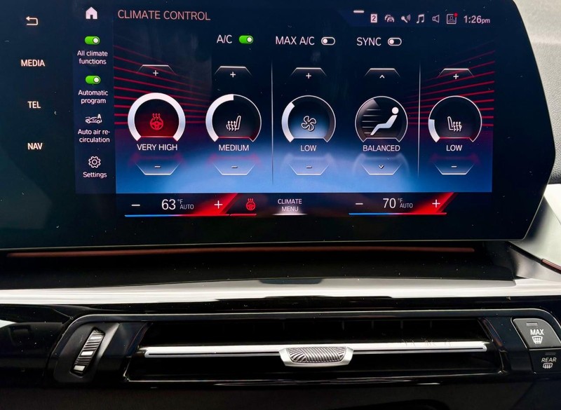 BMW X1 Vehicle Full-screen Gallery Image 28