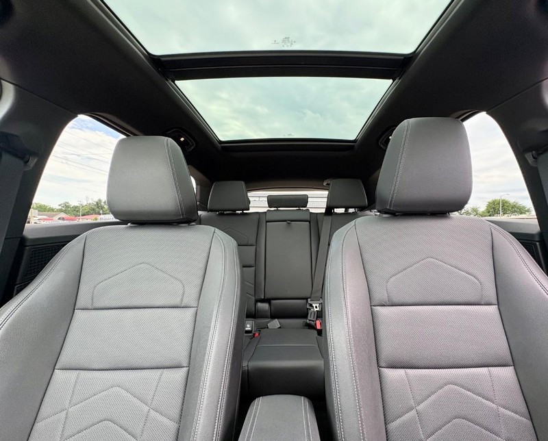 BMW X1 Vehicle Full-screen Gallery Image 29