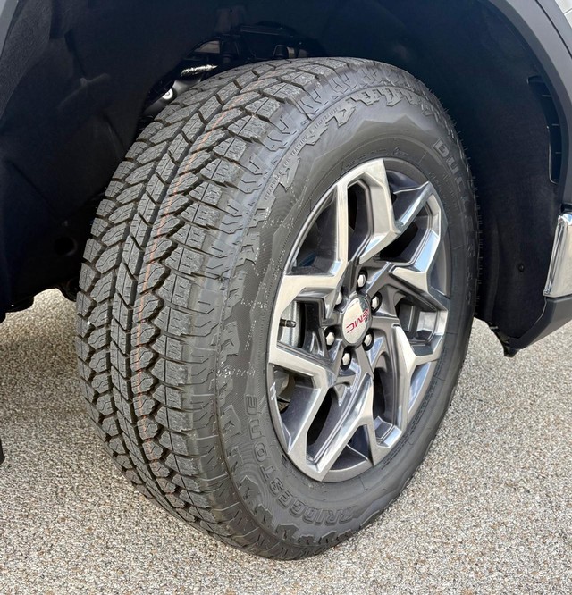 2026 GMC Sierra 1500 SLT thumbnail image 11