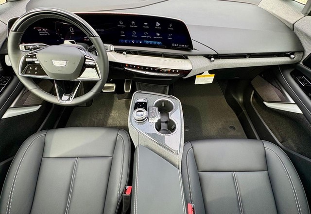 2027 Cadillac OPTIQ Sport thumbnail image 13