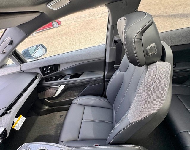 2027 Cadillac OPTIQ Sport thumbnail image 15