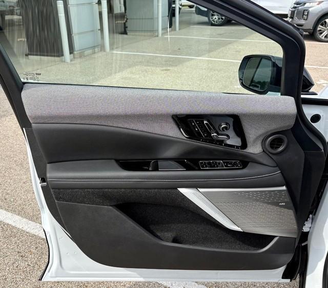 2027 Cadillac OPTIQ Sport thumbnail image 16