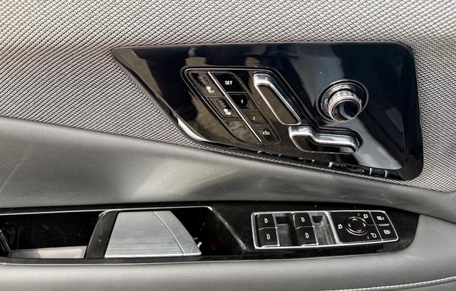 2027 Cadillac OPTIQ Sport thumbnail image 17