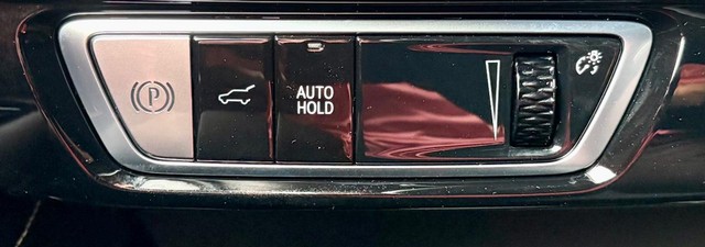 2027 Cadillac OPTIQ Sport thumbnail image 19