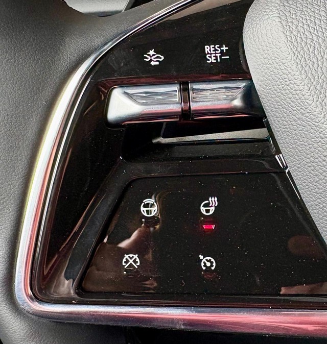 2027 Cadillac OPTIQ Sport thumbnail image 21