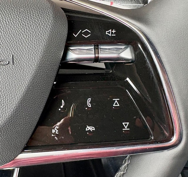 2027 Cadillac OPTIQ Sport thumbnail image 22