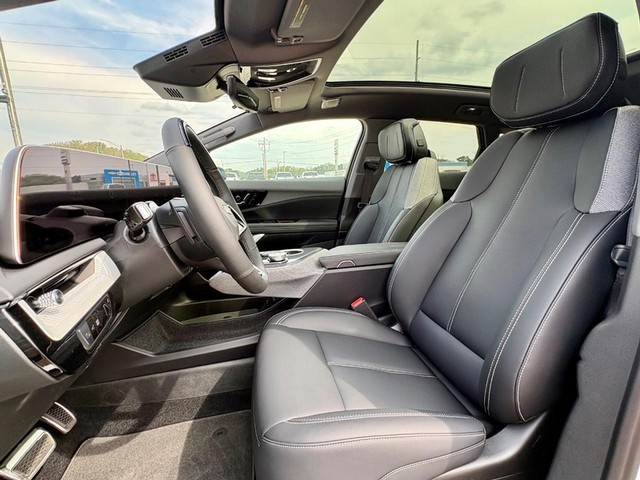 2027 Cadillac OPTIQ Sport thumbnail image 32