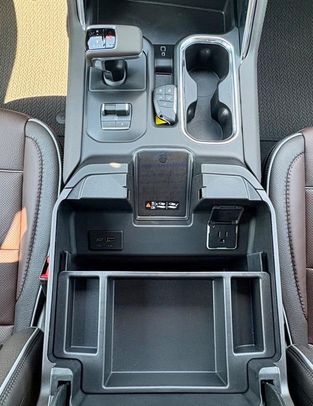 2026 GMC Sierra 1500 Denali thumbnail image 15