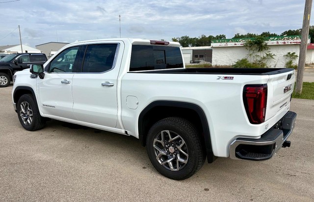 2026 GMC Sierra 1500 SLT - Photo 7