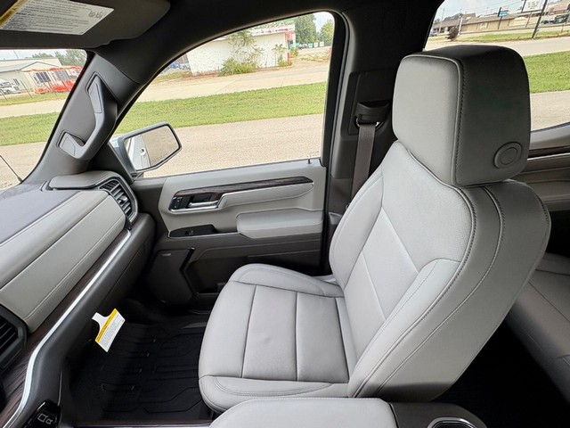 2026 GMC Sierra 1500 SLT - Photo 16