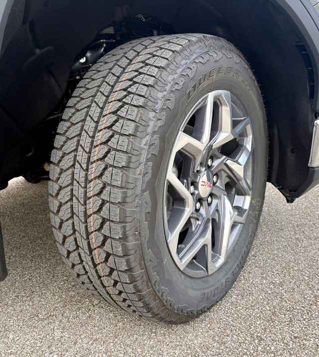 2026 GMC Sierra 1500 SLT - Photo 11