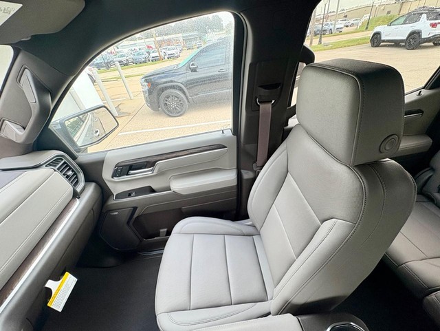 2026 GMC Sierra 1500 SLT - Photo 17
