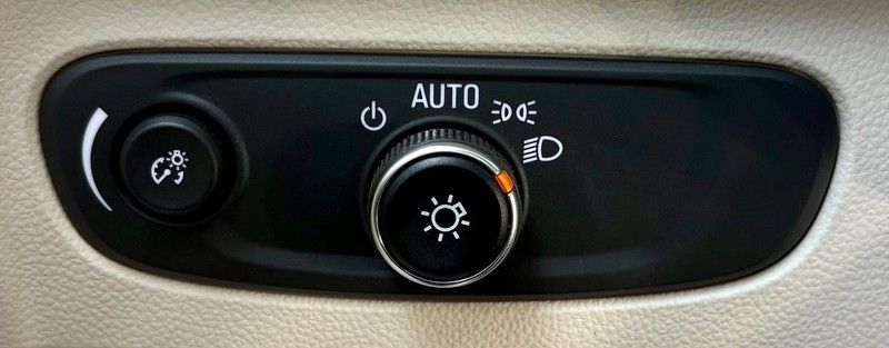 Buick Envision Vehicle Full-screen Gallery Image 17