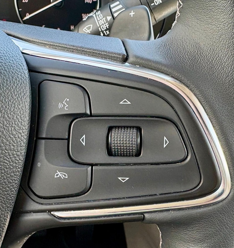 Buick Envision Vehicle Full-screen Gallery Image 20