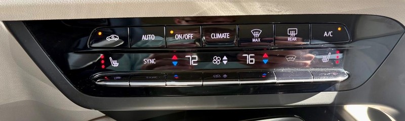 Buick Envision Vehicle Full-screen Gallery Image 25