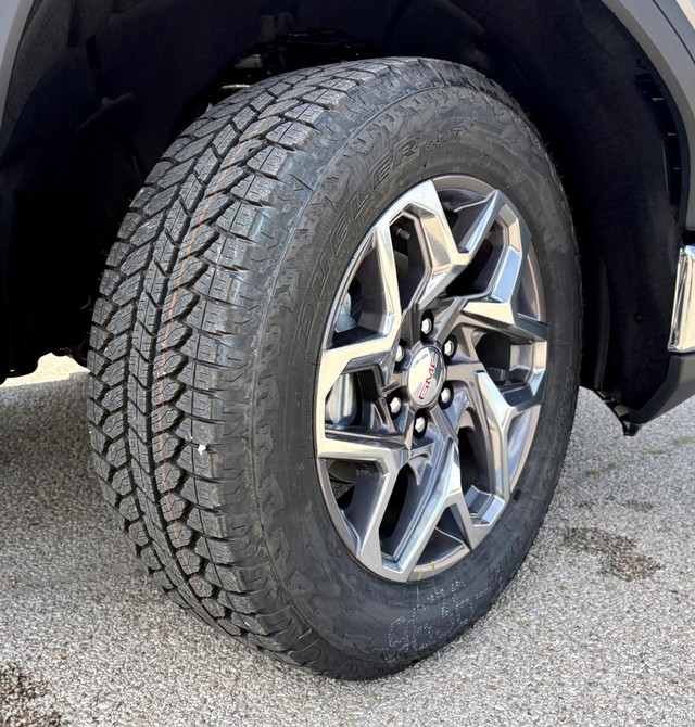 2026 GMC Sierra 1500 SLT - Photo 11