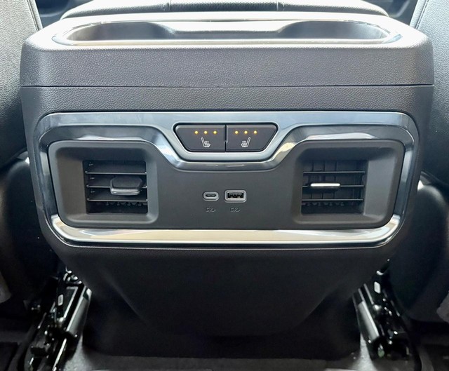 2026 GMC Sierra 1500 SLT - Photo 13