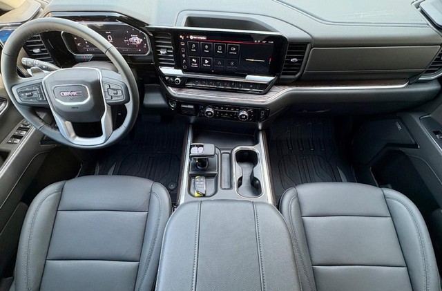 2026 GMC Sierra 1500 SLT - Photo 14