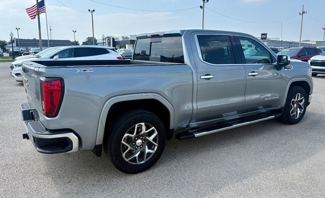 2025 GMC Sierra 1500 SLT thumbnail image 03