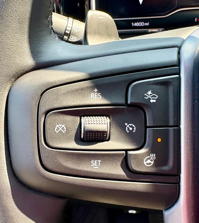 2025 GMC Sierra 1500 SLT thumbnail image 23