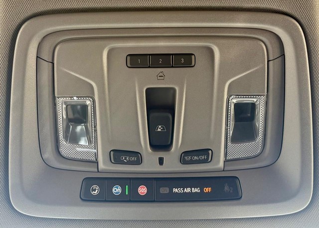 2025 GMC Sierra 1500 SLT thumbnail image 32
