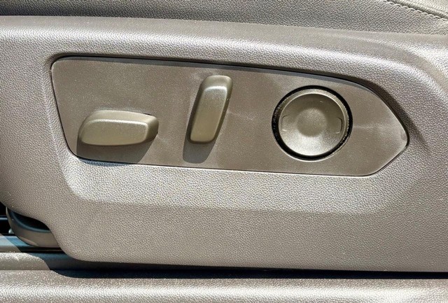 2025 GMC Sierra 1500 SLT thumbnail image 34