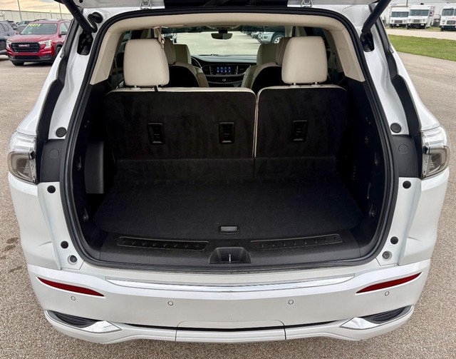 2022 Buick Enclave Avenir thumbnail image 05