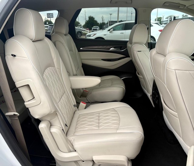 2022 Buick Enclave Avenir thumbnail image 13