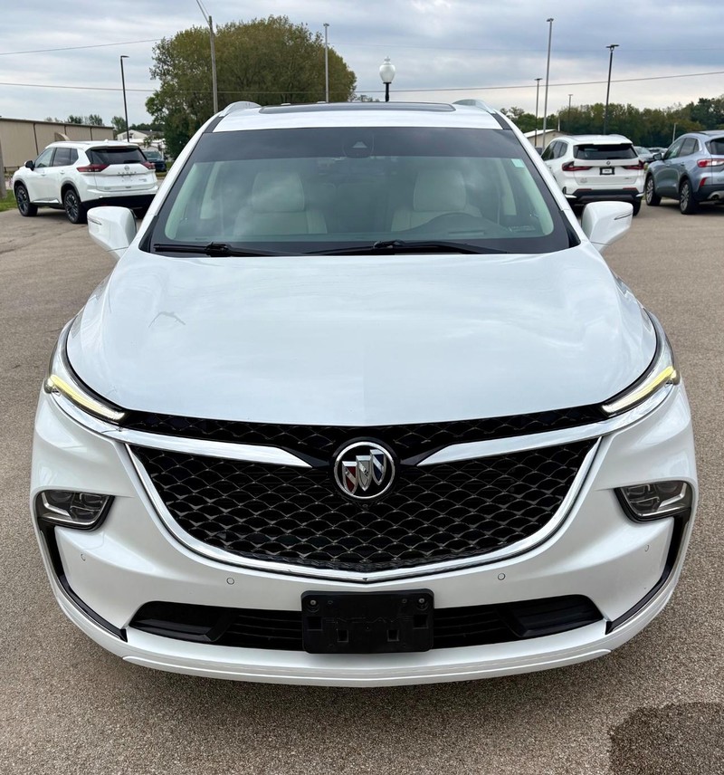 Buick Enclave Vehicle Full-screen Gallery Image 10