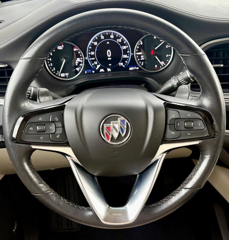Buick Enclave Vehicle Full-screen Gallery Image 23