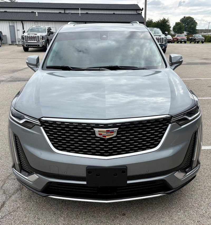 Cadillac XT6 Vehicle Full-screen Gallery Image 10