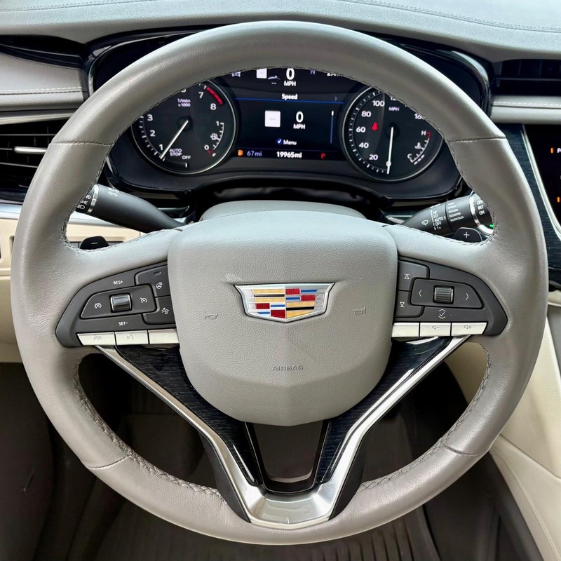 Cadillac XT6 Vehicle Full-screen Gallery Image 22