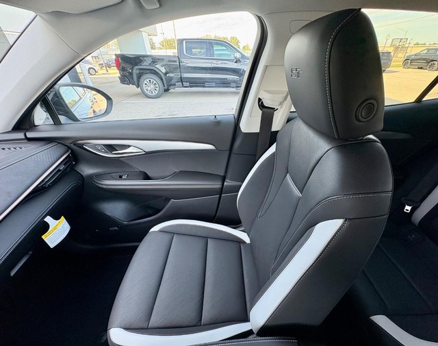 2026 Buick Envision Sport Touring thumbnail image 15