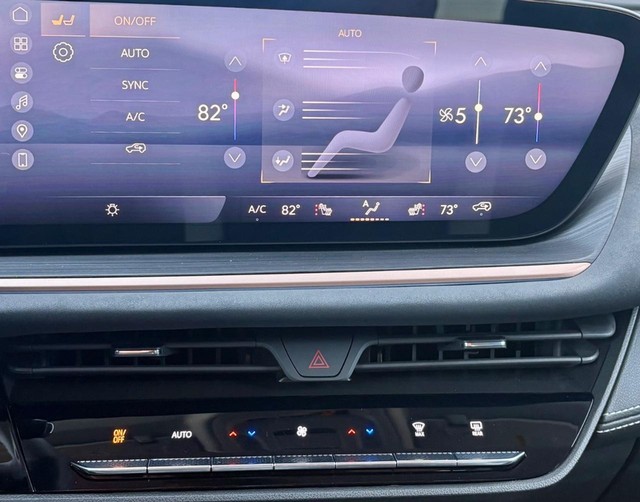 2026 Buick Envision Sport Touring thumbnail image 28