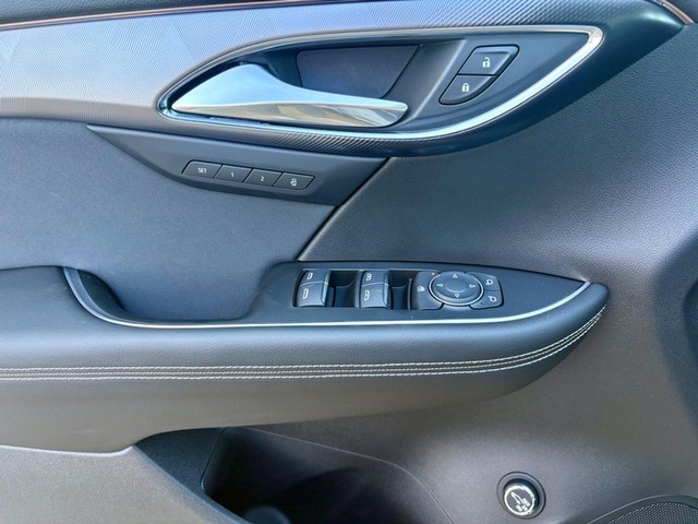 2026 Buick Envision Sport Touring thumbnail image 17