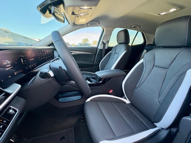 2026 Buick Envision Sport Touring thumbnail image 31