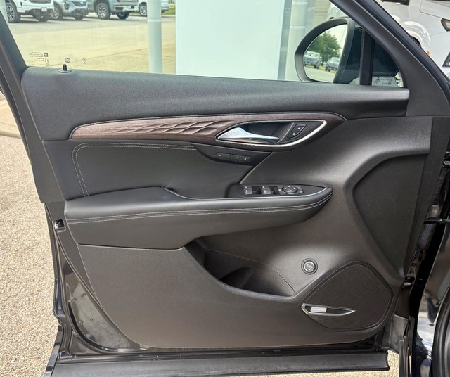 2023 Buick Envision Avenir thumbnail image 17