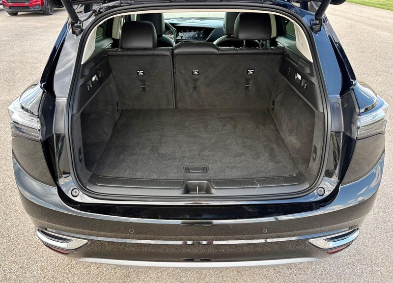 Buick Envision Vehicle Full-screen Gallery Image 05