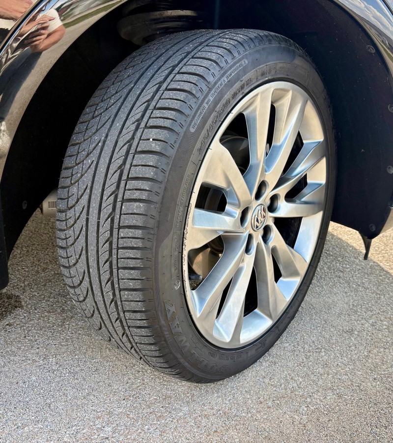 Buick Envision Vehicle Full-screen Gallery Image 10